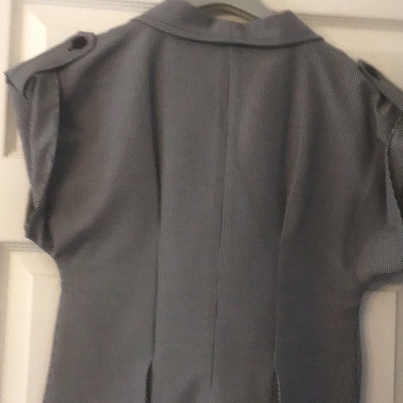 Never worn -Top  with tiny checkered fabric / epaulets - tie at waist, s… - Picture 2 of 4